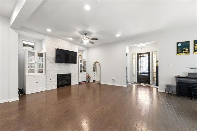 Building Photo - 7108 Royal View Dr