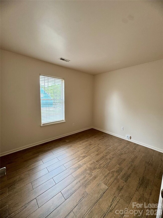 Building Photo - 3407 Braewick Pl