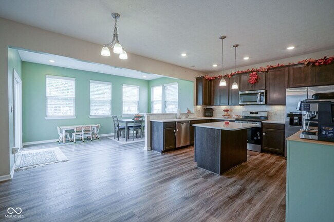 Building Photo - 6810 Birmingham Ave