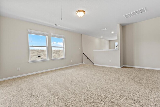 Building Photo - 520 View Dr