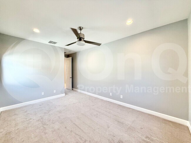 Building Photo - 262 E Lantana Dr