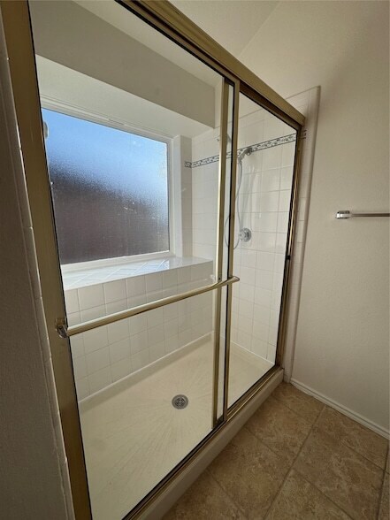 Building Photo - 503 Rose Dr