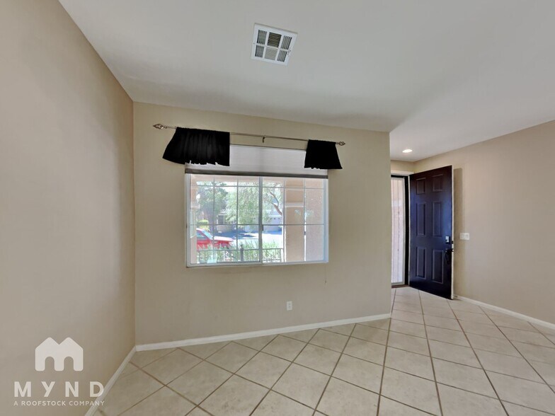 Building Photo - 2728 La Porte Ct