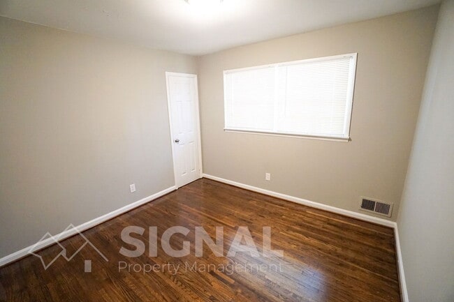 Building Photo - 1644 30th St SW
