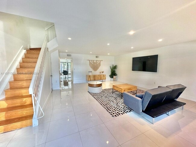 Building Photo - 3736 NE 166th St