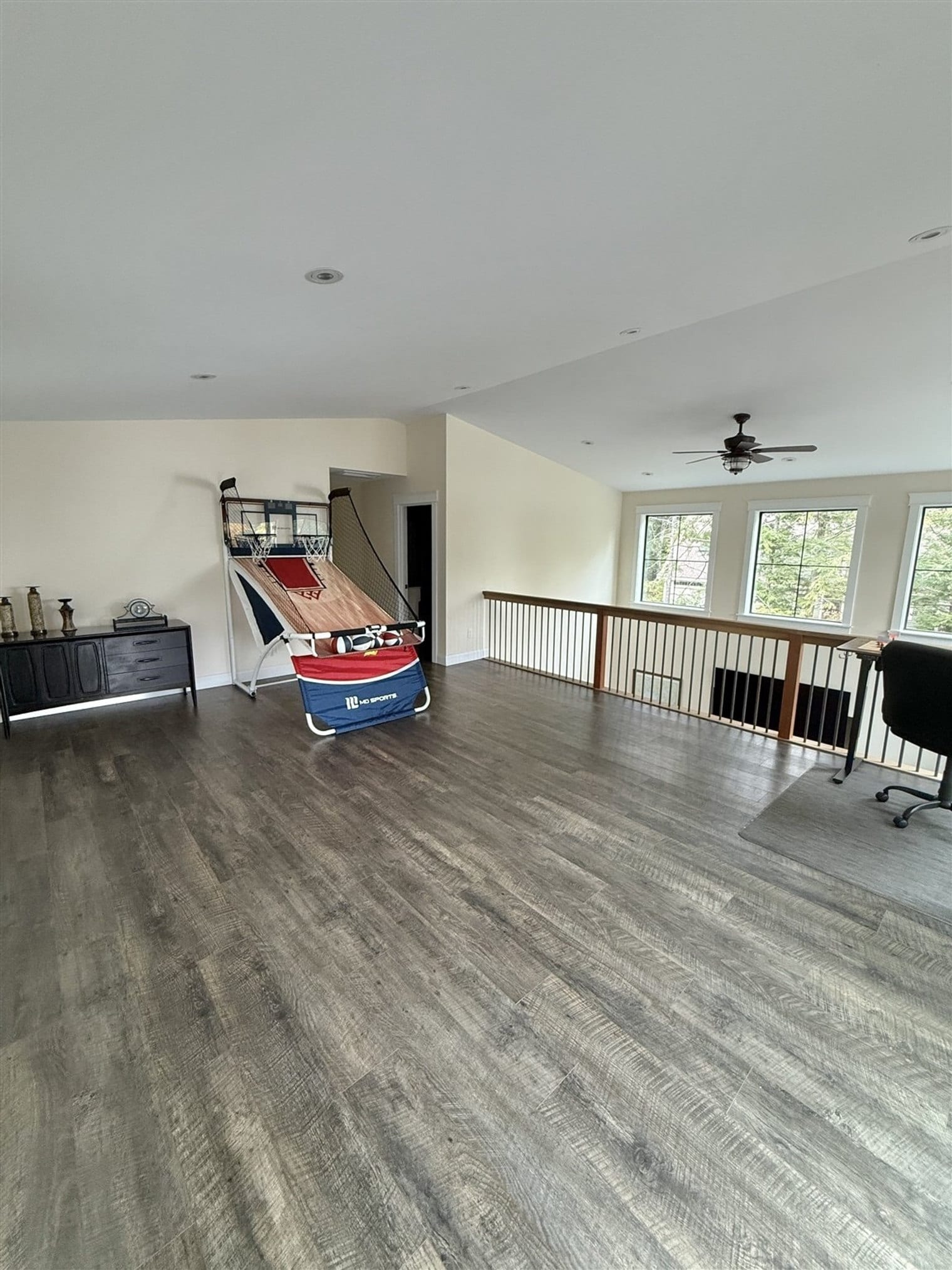 Building Photo - 304 NW River Rd