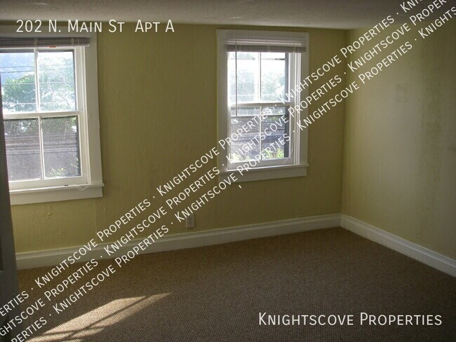 Building Photo - 202 N Main St