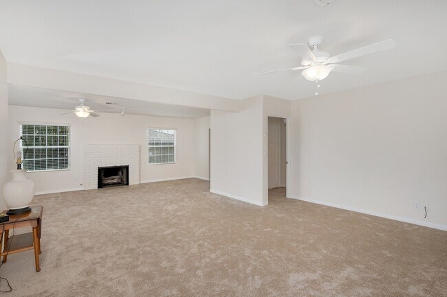 Building Photo - Single Level Family House