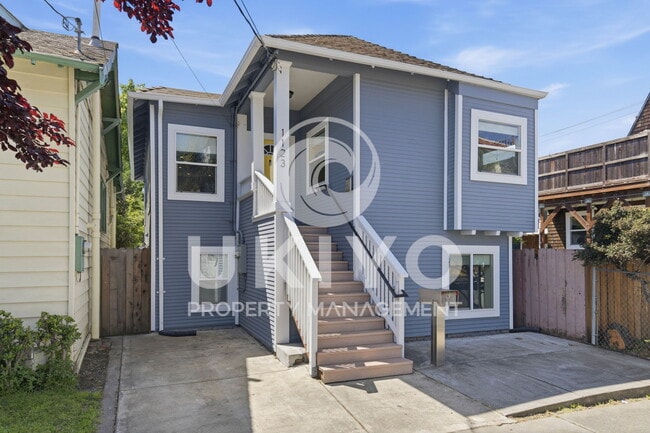 Building Photo - 1123 30th St