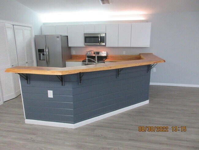 Building Photo - 320 W Fort Morgan Rd