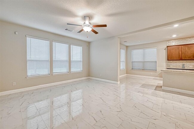 Building Photo - 25919 Aura Lake Ln