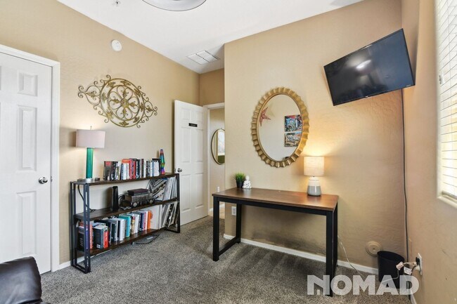 Building Photo - Luxurious 3BR Condo in Anthem