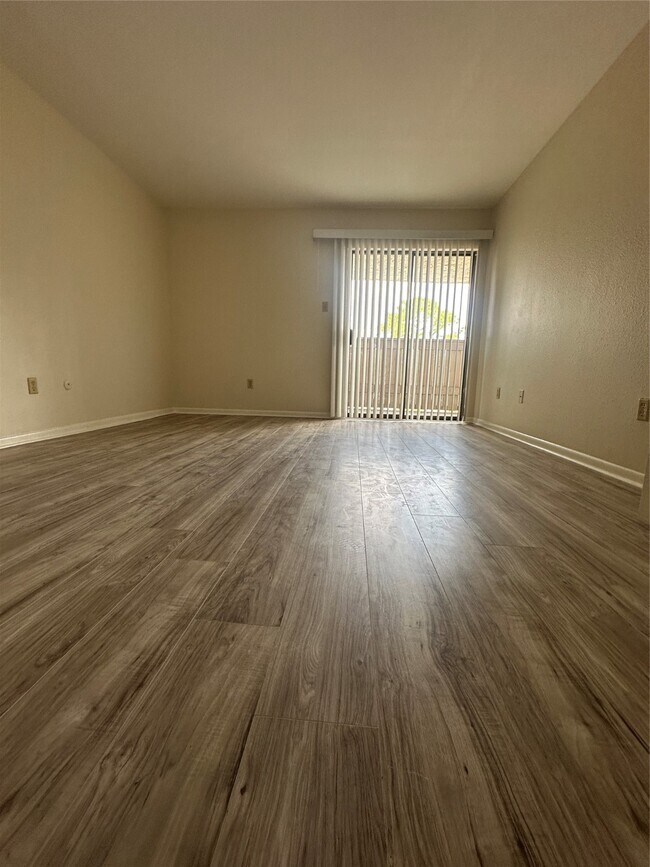 Building Photo - 8421 Hearth Dr
