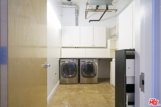 Building Photo - 1111 S Grand Ave