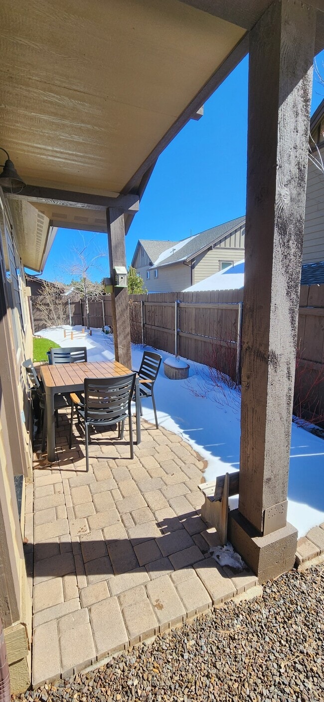 Building Photo - 2490 W Pollo Cir