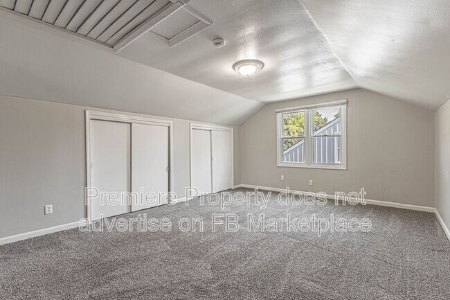Building Photo - 325 E 28th Ave