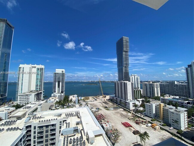 Building Photo - 333 NE 24th St