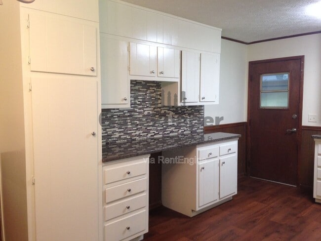 Building Photo - 695 Georgia Ave