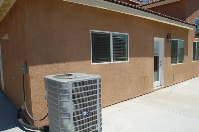 Building Photo - 17565 Owen St