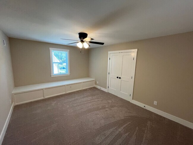 Building Photo - 1775 Ralee Dr