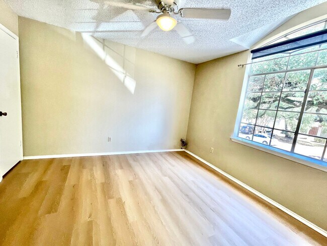 Building Photo - House For Lease in Milwood