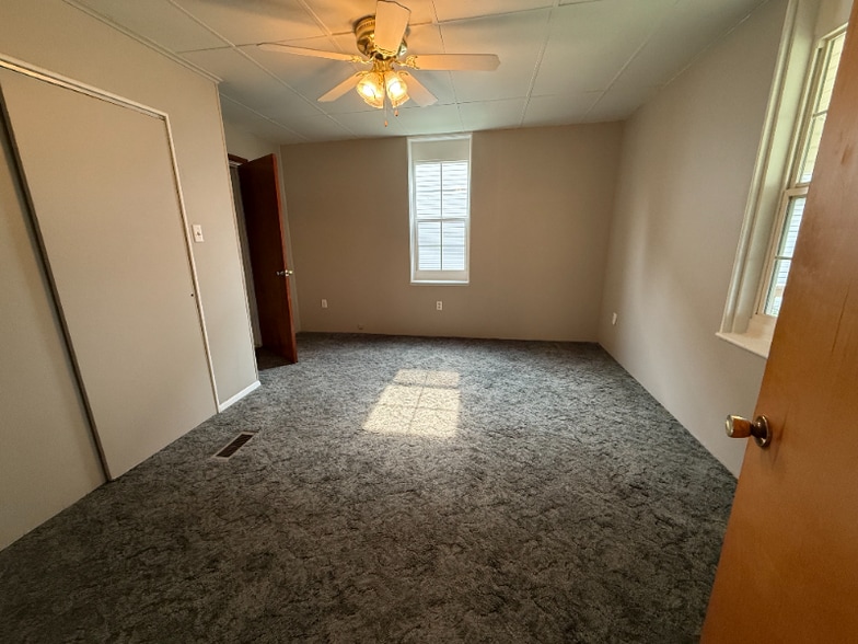 Building Photo - 102 W Chartes St