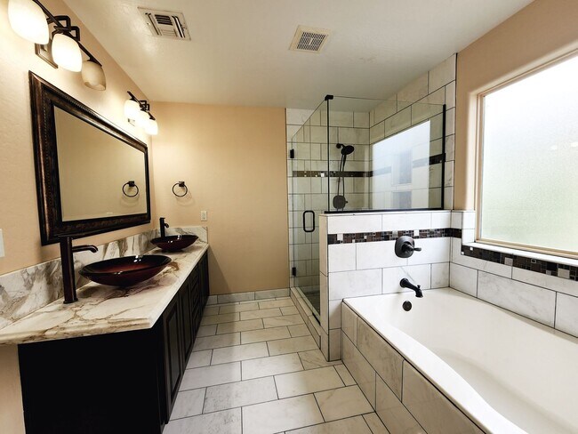 Building Photo - Marshall Ranch 5 bedroom!!  Available Now.