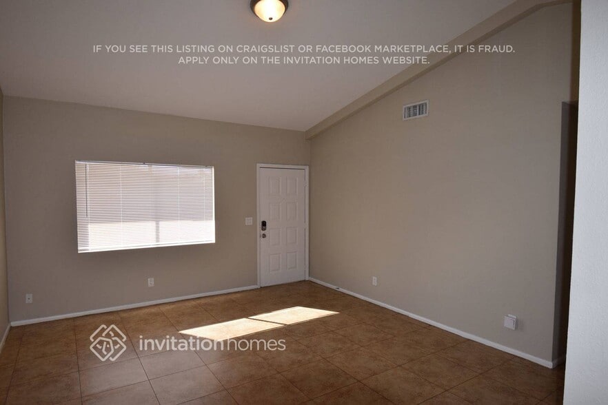 Building Photo - 3029 N Comanche Dr