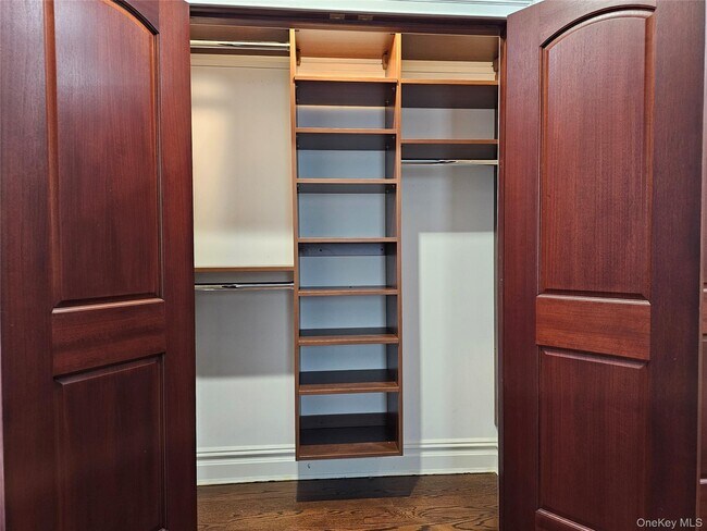 Building Photo - 49 Greenridge Ave