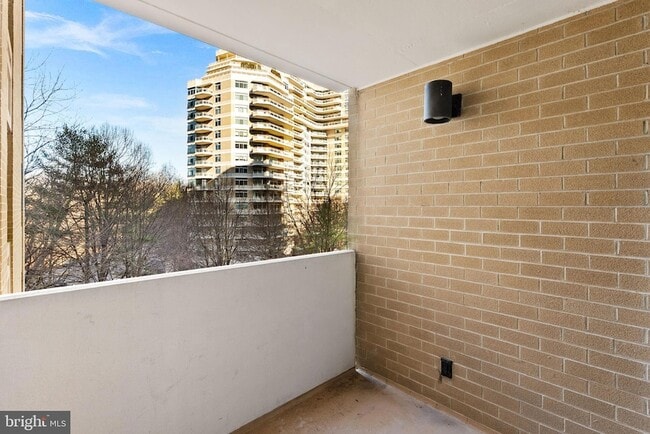Building Photo - 4601 N Park Ave