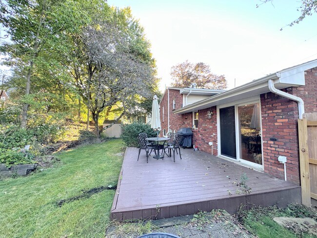 Building Photo - 238 Mohican Ave