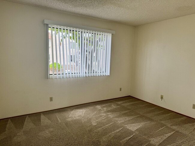 Building Photo - 5655 Riley St