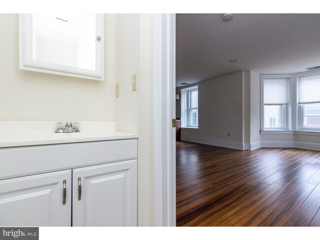 Building Photo - 4415 Manayunk Ave