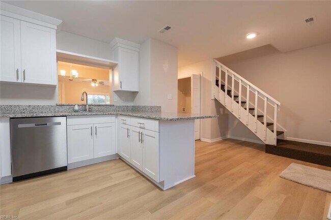 Building Photo - 1567 Sword Dancer Dr