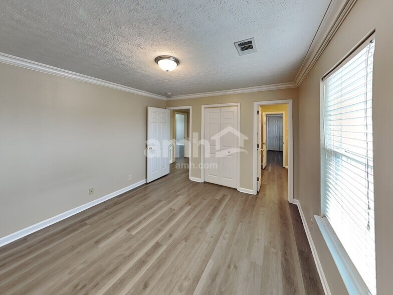 Building Photo - 107 Edgewater Pl