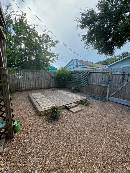 Primary Photo - 5325 Avenue R 1/2