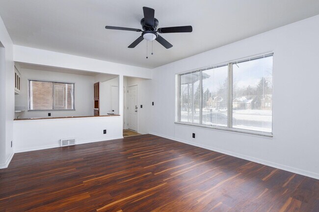 Building Photo - 11156 Outer Dr