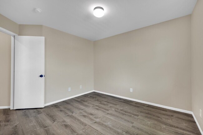 Building Photo - LOCATION IS KEY FOR SHOPPING AND SOCIALIZING