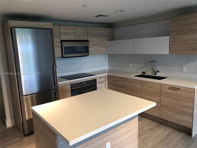 Building Photo - 16385 Biscayne Blvd