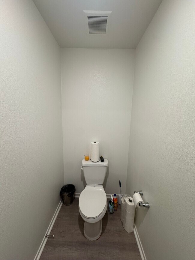 Building Photo - 5503 Sandcliff Ln