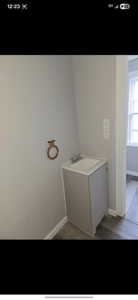 Bathroom Sink - 25 Stuyvesant St