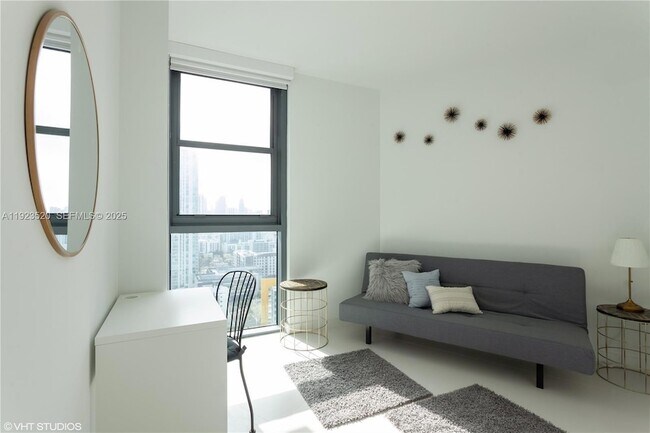 Building Photo - 501 NE 31st St