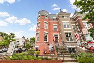 Building Photo - 1819 1st St NW