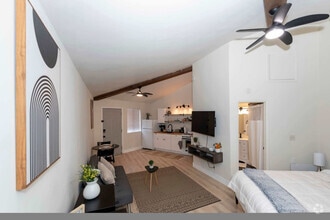 Building Photo - 3801 SW Triana Blvd
