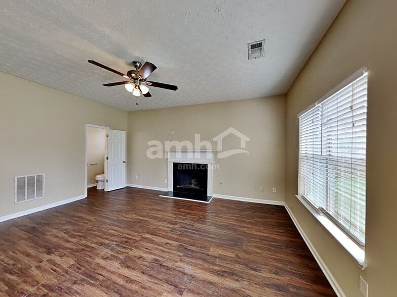 Building Photo - 602 Thrasher Ct