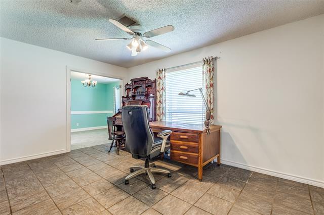 Building Photo - 2211 Ascot Ln
