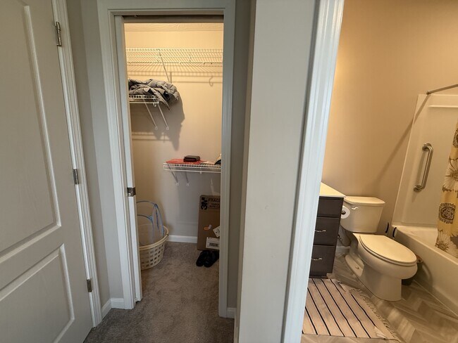 Building Photo - 6964 Briarcliff Ct