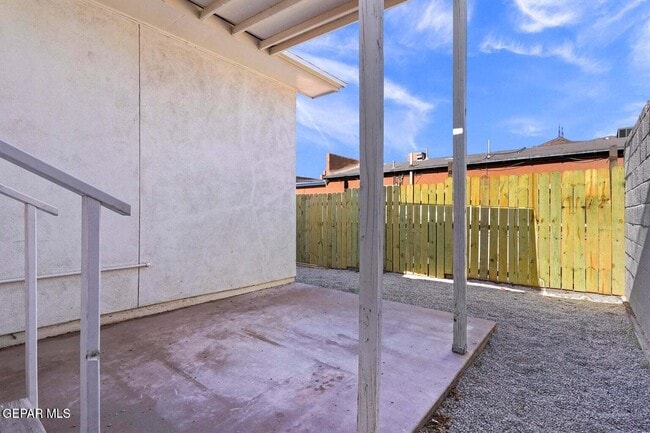 Building Photo - 3225 Fort Blvd