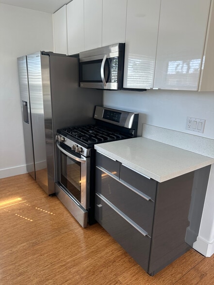 Building Photo - 3358 Dale St