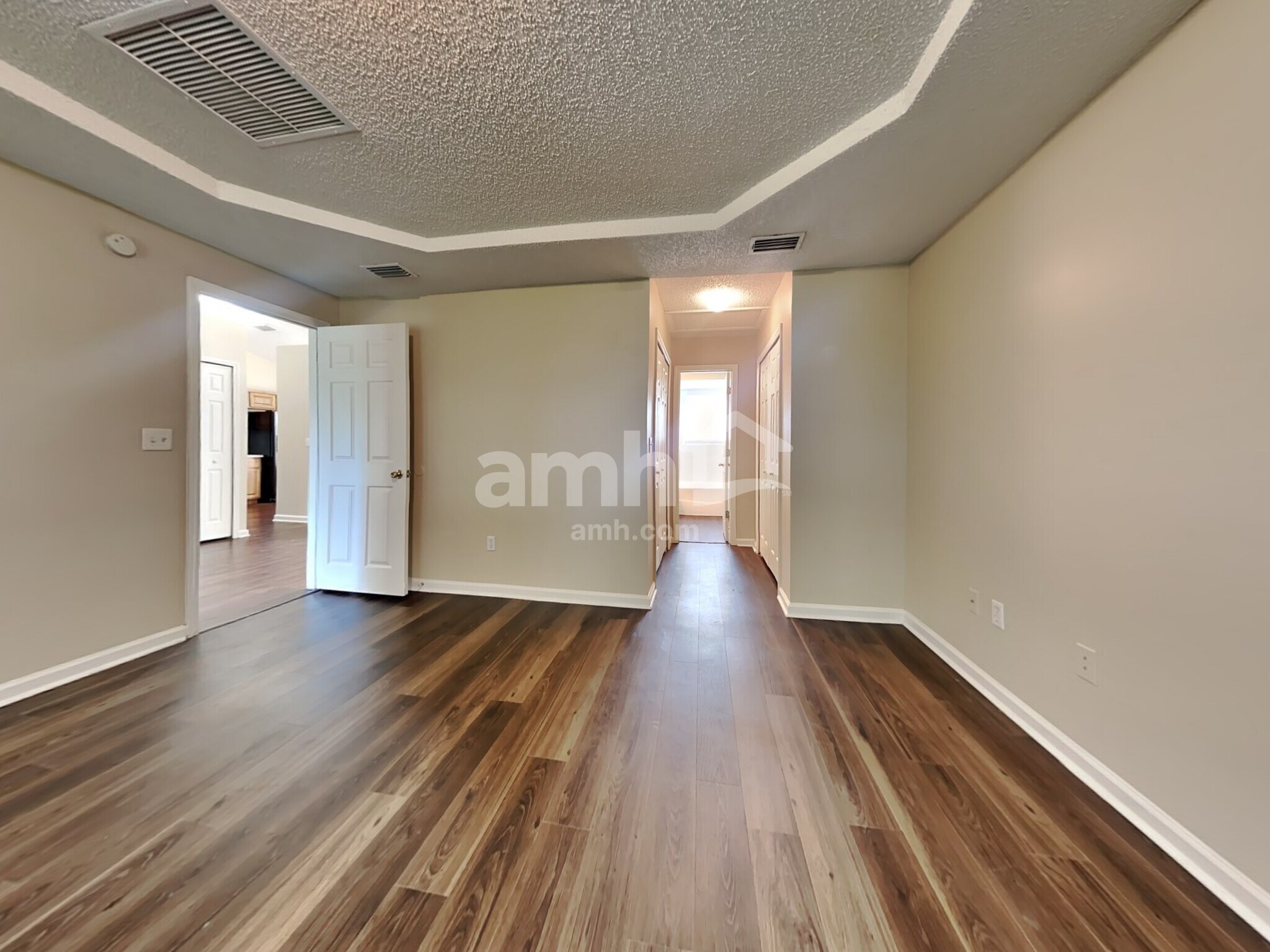 Building Photo - 1215 Summer Spring Dr